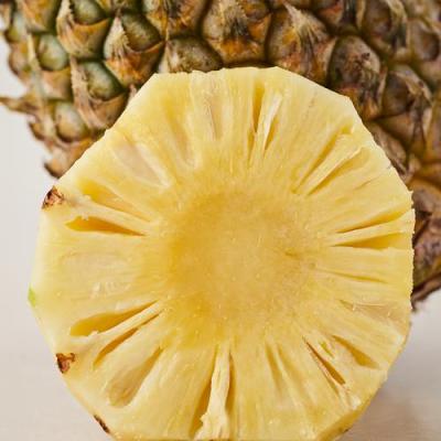 fresho! Pineapple, 1 pc 800 g -1000 g
