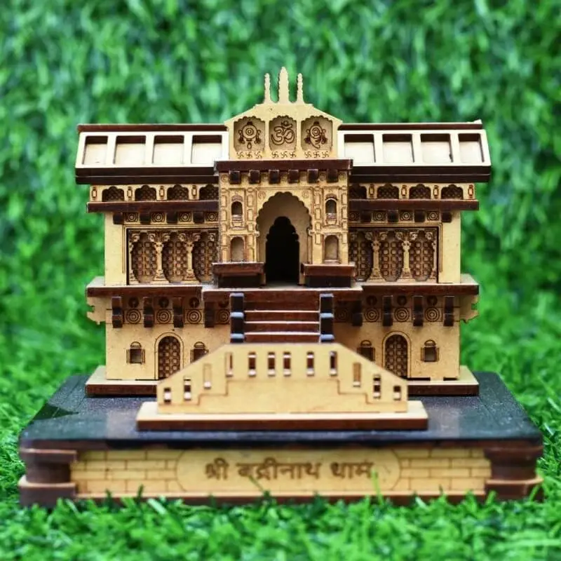 Badrinath Temple 3D Model Miniature Replica (Pinewood)